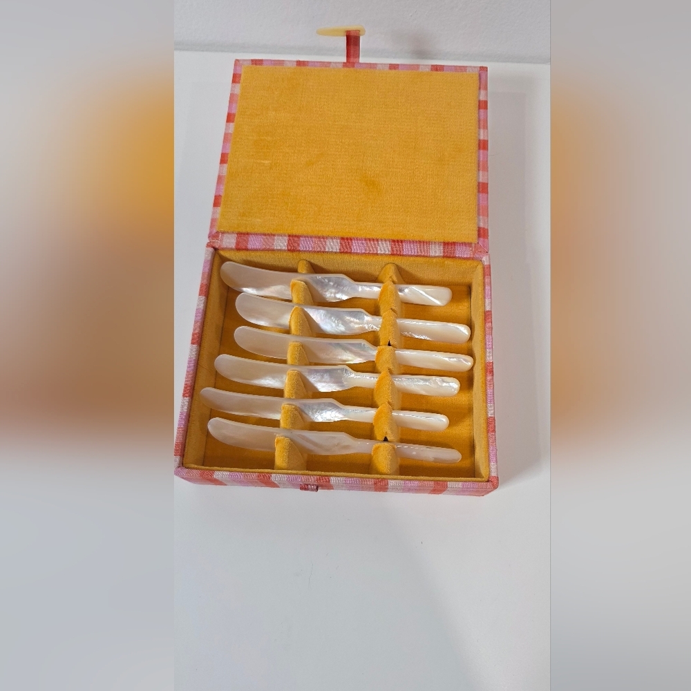 Vintage Mother Of Pearl Caviar Knives